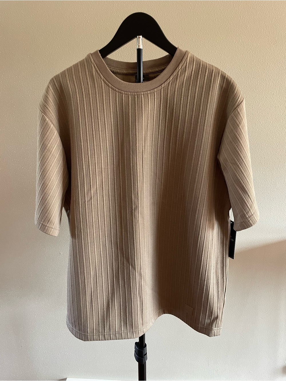 NWT men’s Saints Studio Vertical Ribbed Crewneck T-Shirt